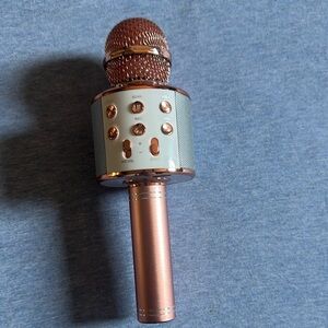 Wireless Bluetooth karaoke Microphone- Rose Gold